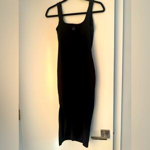 Beyond Yoga Spacedye Icon Midi dress, darkest night, size small.